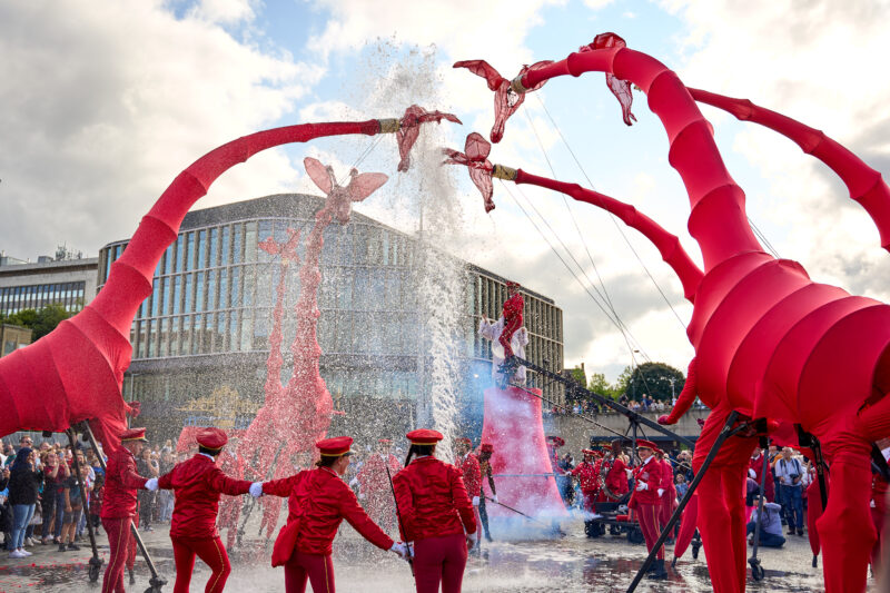 Les Girafes by Compagnie OFF (Bradford 2025; Photo – Patrycja Maziarz)